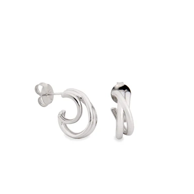 Pendientes-de-plata-con-diseno-de-doble-aro-entrelazado.webp